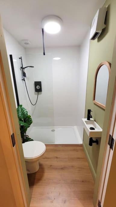 Modern Studio Apartment In Cashel Кашел Экстерьер фото